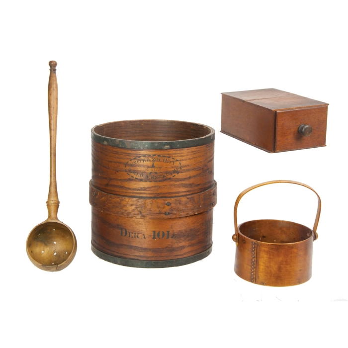 Lot 117: Woodenware