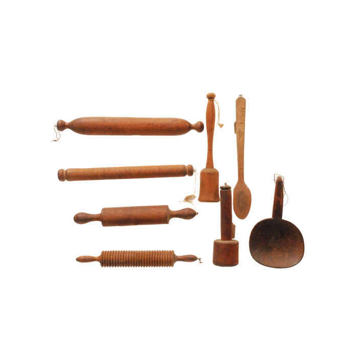 Lot 138: Woodenware