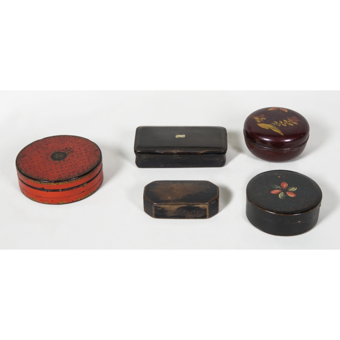 snuff boxes, pill holders, compact