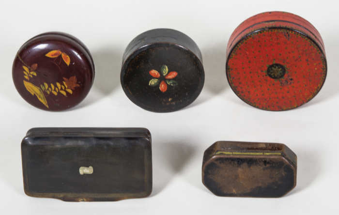 snuff boxes, pill holders, compact