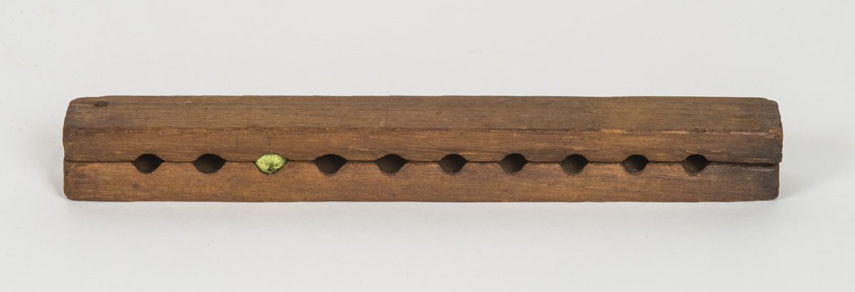 Lot 51: Rare Small Shelf Rack and Strawberry Emery Mold - Image 4