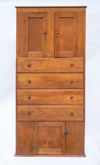 Lot 70: Cupboard Over Drawers Over Cupboard