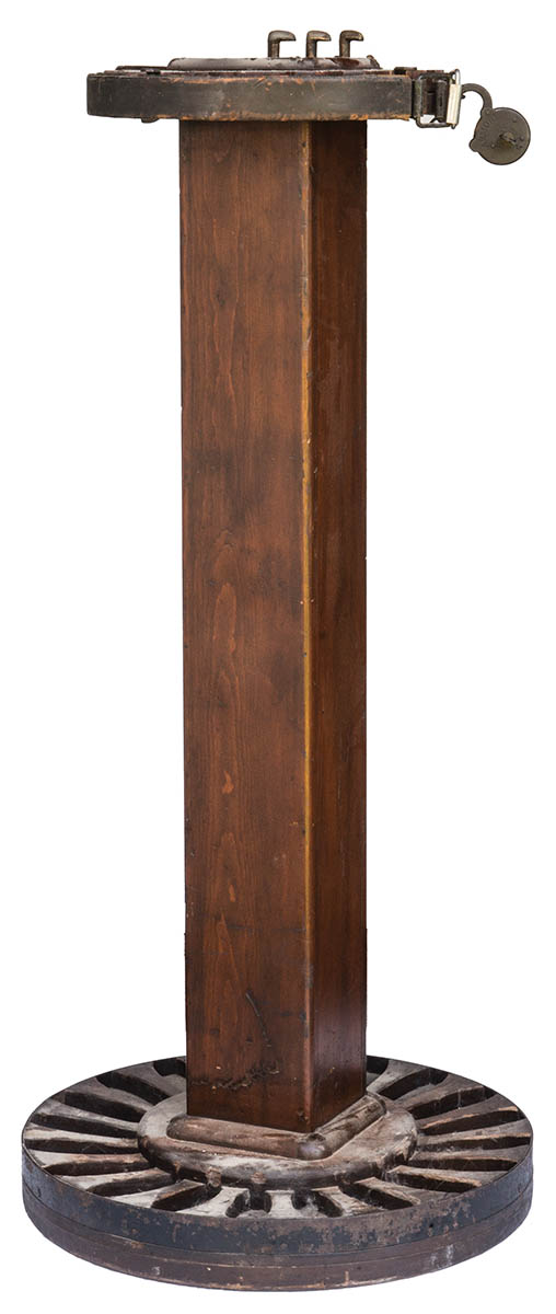 Lot 266: Round 20-Gun Stand