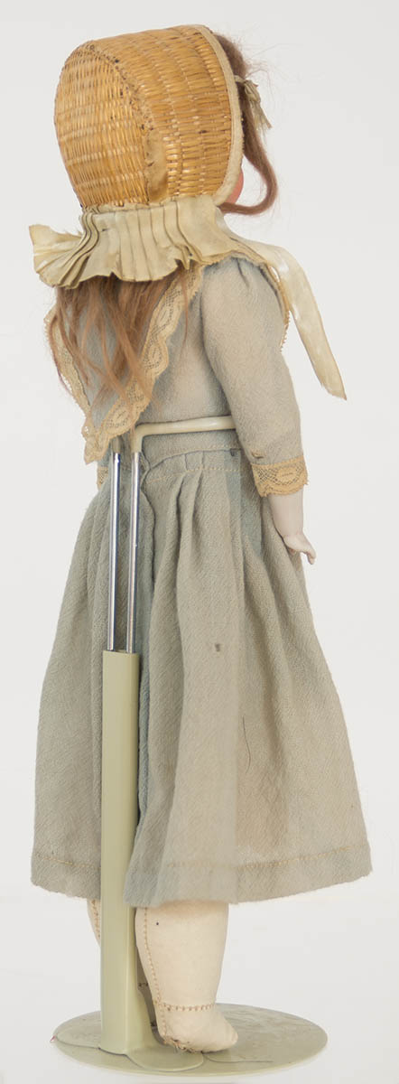 Lot 133: Two Very Fine Shaker Dressed Sister Dolls - Image 4