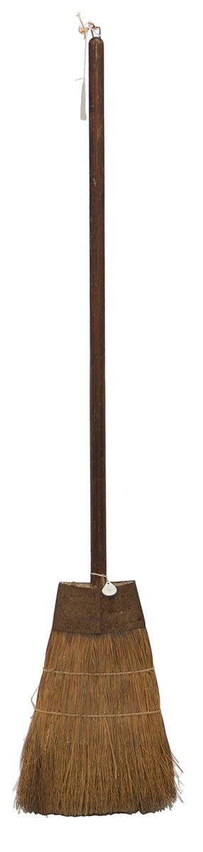 Lot 173: Flat Broom
