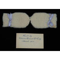 Lot 182: Baby Mittens